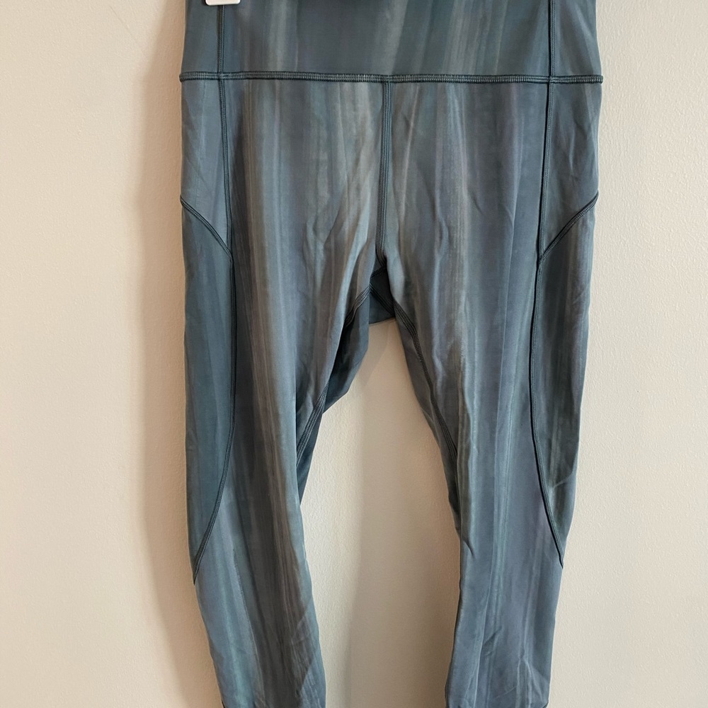 Lululemon 7/8 Size 8